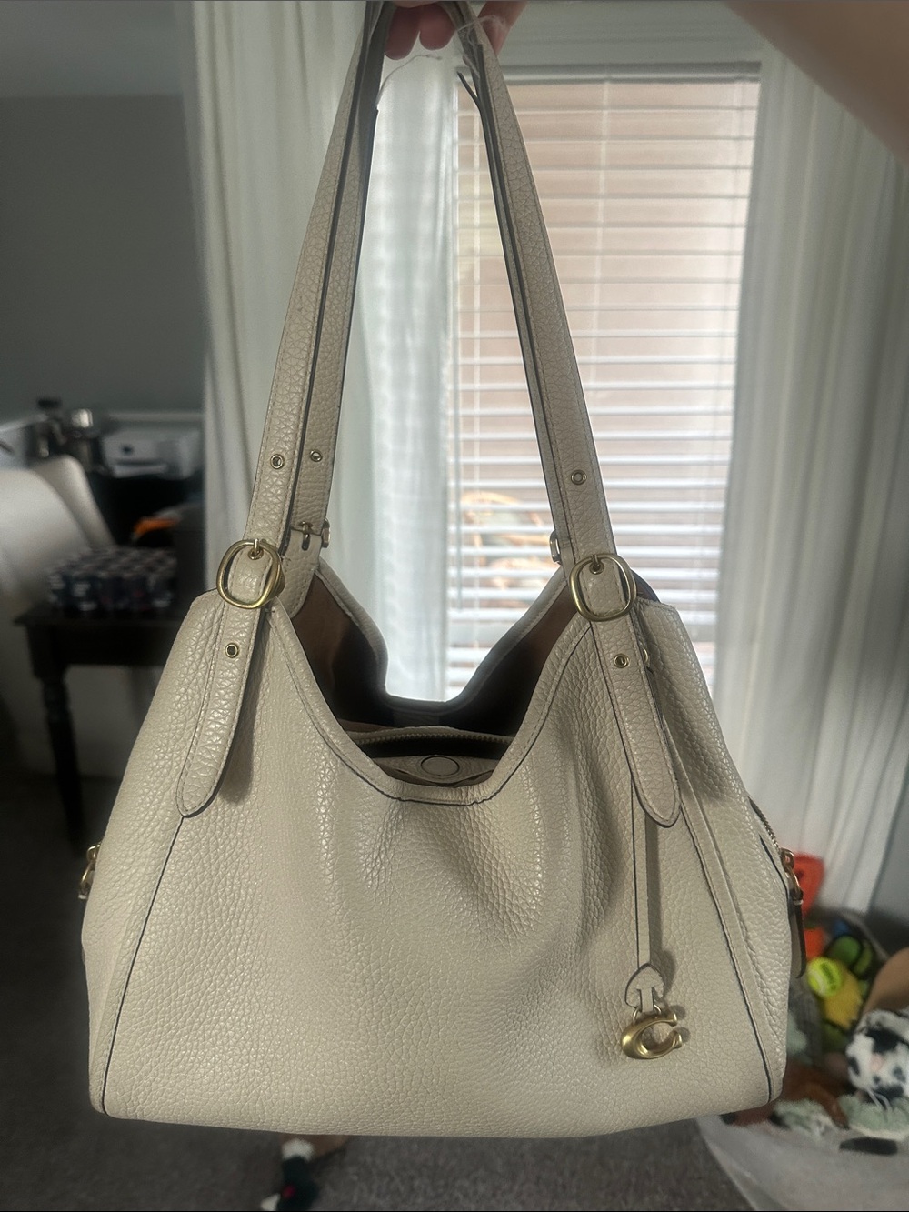 Coach Lori Shoulder Bag C4824 – Ivory/Cream Pebbled Leather – Brass/Gold Hardwar